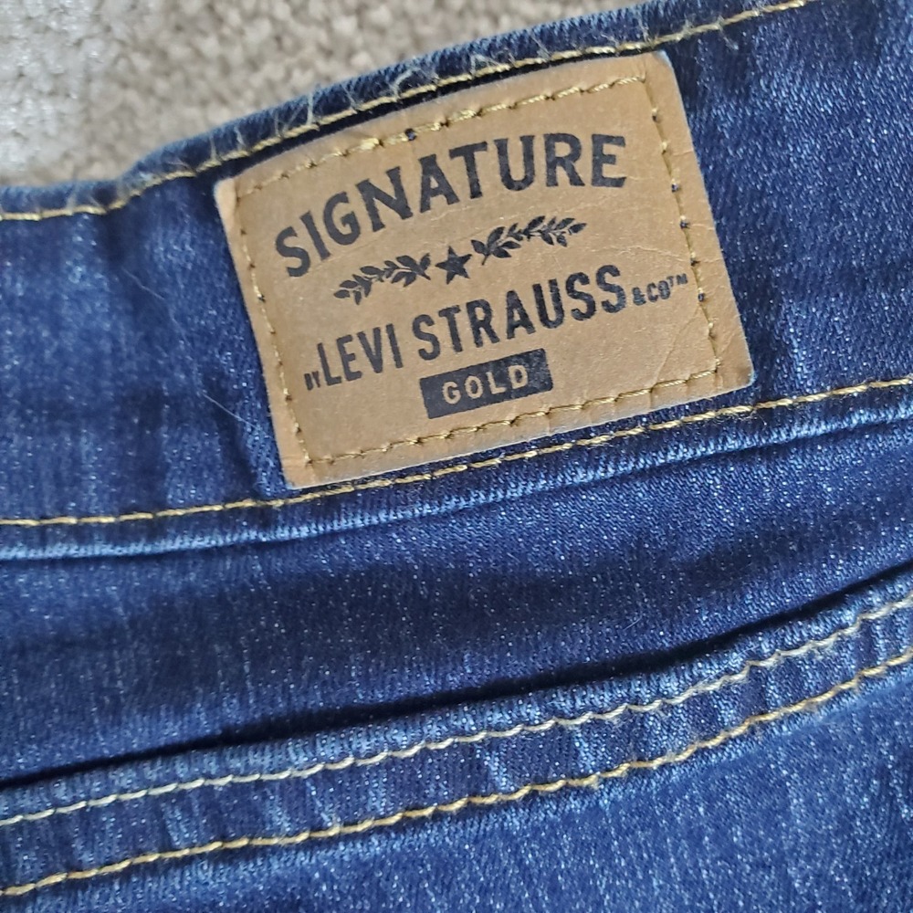 Levis Strauss Signature Women's Jeans  Size 26 Mid Rise Boot Cut SeeMeasurements - Picture 10 of 16